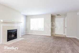 7025 Village Oaks Dr in Avon, IN - Building Photo - Building Photo