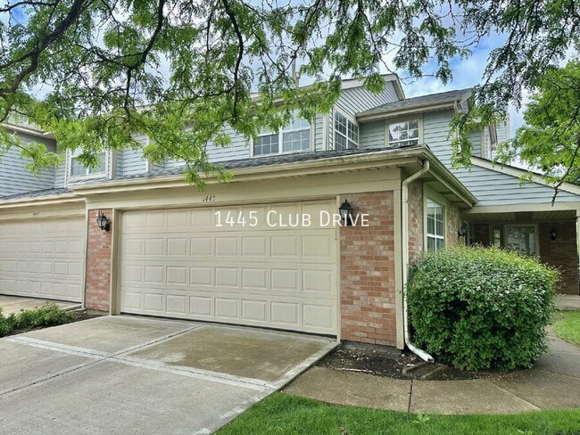 property at 1445 Club Dr