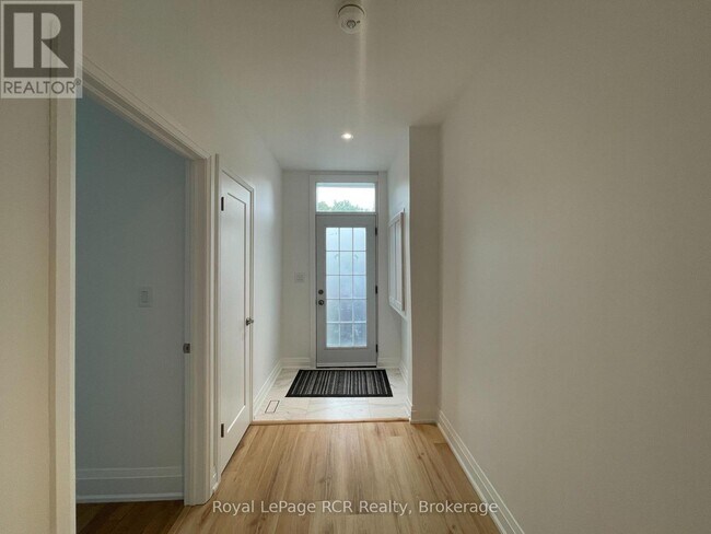 61 Cedar St in Collingwood, ON - Building Photo - Building Photo
