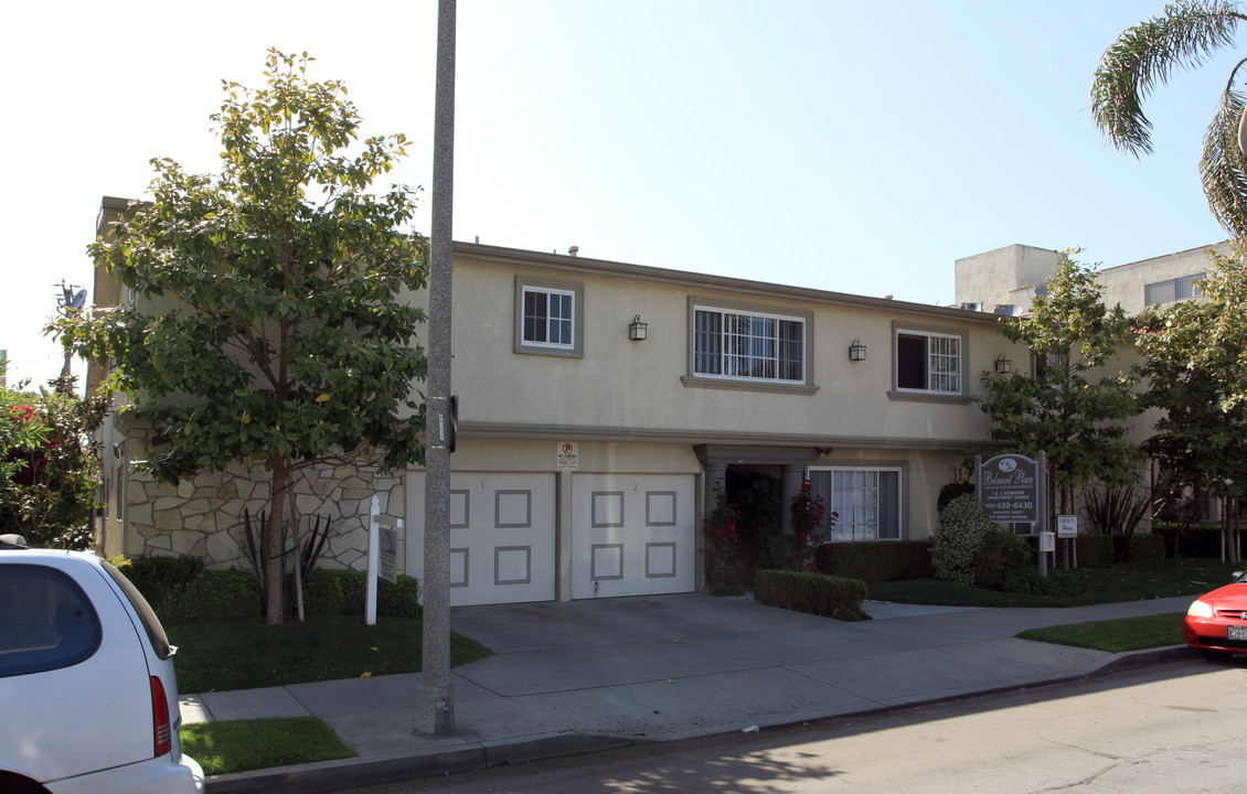 Belmont Place in Long Beach, CA - Foto de edificio