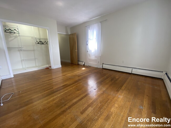 307 Tappan St in Brookline, MA - Building Photo - Building Photo