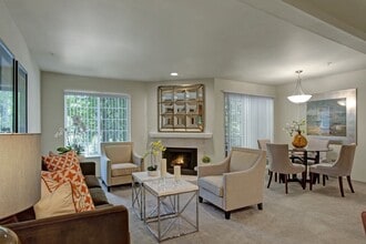 Windsong in Issaquah, WA - Foto de edificio - Building Photo