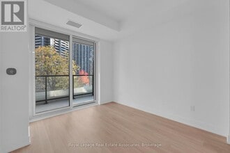 60 Central Park Roadway in Toronto, ON - Building Photo - Building Photo