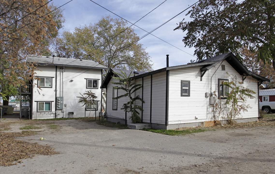 408 Dearborn St in Caldwell, ID - Building Photo