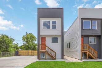 2112 Des Chaumes St in Houston, TX - Building Photo - Building Photo