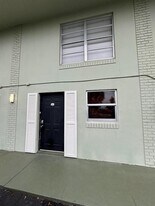 809 W Oakland Park Blvd, Unit K4 in Wilton Manors, FL - Building Photo