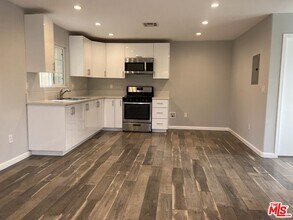 8448 Fenwick St in Los Angeles, CA - Building Photo - Building Photo