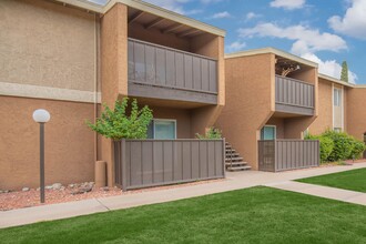 Capistrano Apartments in Tucson, AZ - Building Photo - Building Photo