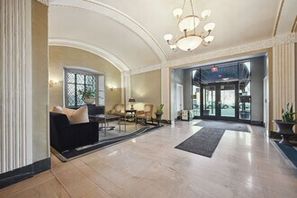 2032 Belmont Rd NW in Washington, DC - Foto de edificio - Building Photo
