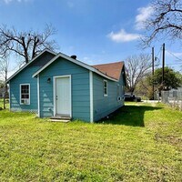 4832 Sayers St photo'