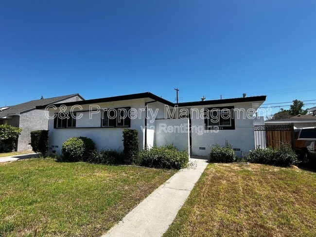 5934 E Conant St in Long Beach, CA - Building Photo - Building Photo