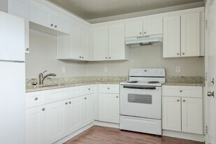 Azul Door Apartments in Forest Park, GA - Building Photo