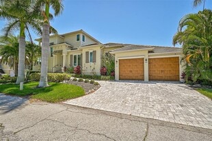 830 Tarawitt Dr in Longboat Key, FL - Building Photo