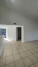 4199 N Haverhill Rd in West Palm Beach, FL - Building Photo - Building Photo