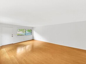 7856 Camino Tranquilo in San Diego, CA - Building Photo - Building Photo
