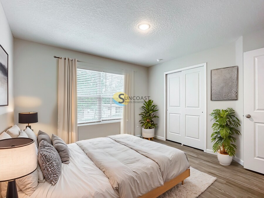 1242 Pangola Dr in Jacksonville, FL - Building Photo