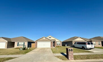 530 Woodcreek Lp in Lowell, AR - Building Photo - Building Photo