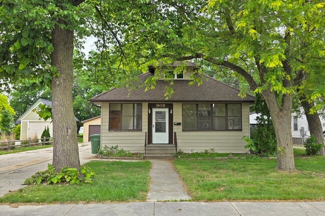 909 6th Ave in Brookings, SD - Building Photo - Building Photo