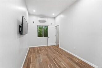 5702 Donna Ave in Los Angeles, CA - Building Photo - Building Photo