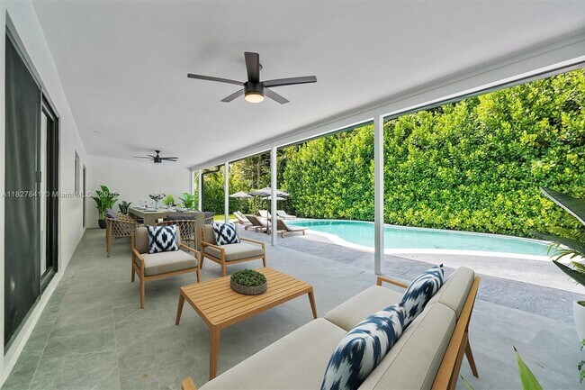 1245 NE 85th St in Miami, FL - Building Photo - Building Photo