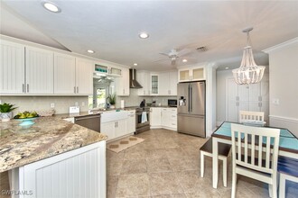 1614 Forest Lakes Blvd in Naples, FL - Building Photo - Building Photo