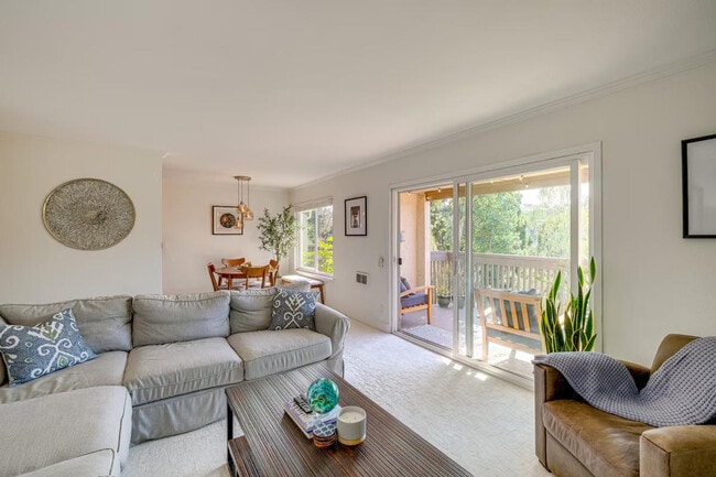 8540 Via Mallorca in San Diego, CA - Building Photo - Building Photo