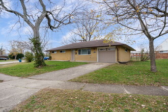 5701 Rousseau Dr in Dayton, OH - Building Photo - Building Photo