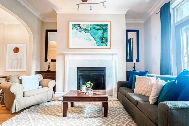 property at 1505 Argyle Av