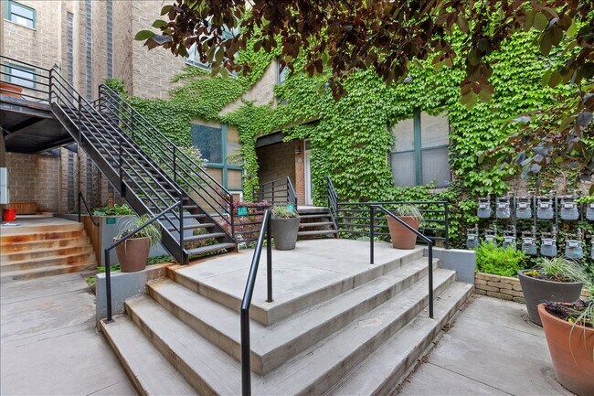 2943 N Lincoln Ave in Chicago, IL - Building Photo - Building Photo