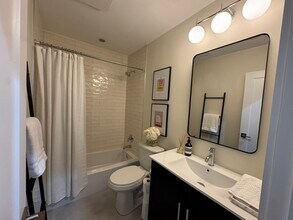 8294 Dundee Terrace in Hialeah, FL - Building Photo - Building Photo