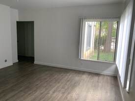 14711-14717 Erwin St in Los Angeles, CA - Building Photo