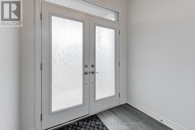 73 Gemini Dr in Barrie, ON - Building Photo - Building Photo