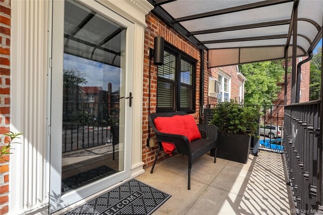 67-04 Selfridge St in Queens, NY - Building Photo - Building Photo