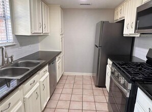 3323 Brookdale Dr in Houston, TX - Building Photo - Building Photo