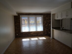 7243 N Western Ave in Chicago, IL - Building Photo - Building Photo