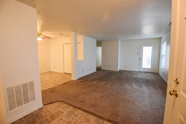 2331 Collins Way in Greenfield, IN - Building Photo - Building Photo