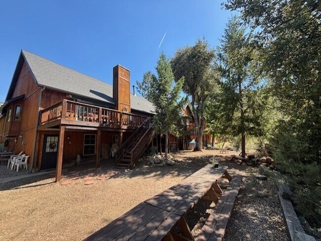2205 Freeman Dr in Pine Mountain Club, CA - Building Photo - Building Photo