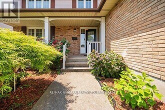 26 Crestcombe Rd in St Catharines, ON - Building Photo - Building Photo