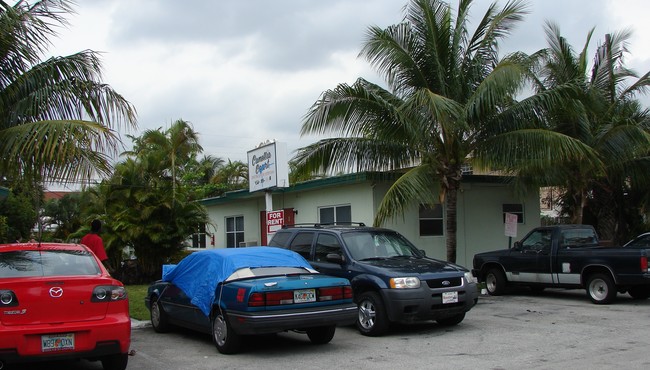 833 N Victoria Park Rd in Fort Lauderdale, FL - Building Photo - Building Photo