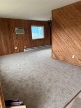 40 Pinewood Dr in Shirley, NY - Building Photo - Building Photo