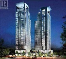 5162 Yonge St in Toronto, ON - Building Photo