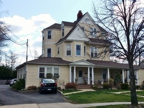 Fairfield Victorian North At Babylon Village in Babylon, NY - Building Photo - Building Photo