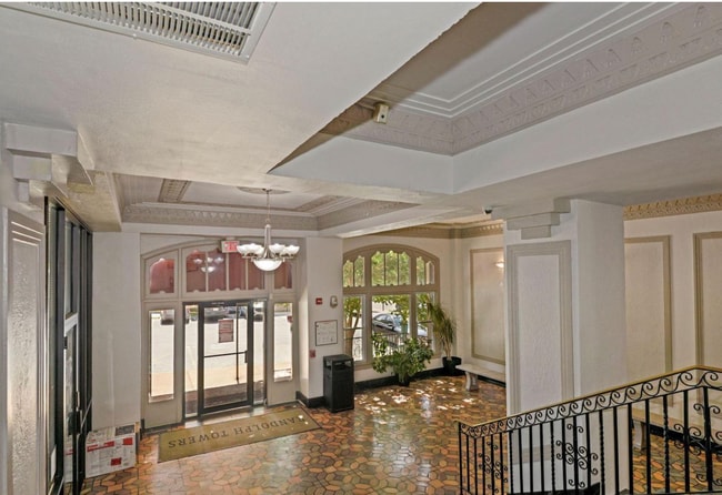 3900 14th St NW in Washington, DC - Foto de edificio - Building Photo