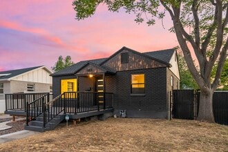 983 N Poinsettia Dr in Salt Lake City, UT - Foto de edificio - Building Photo