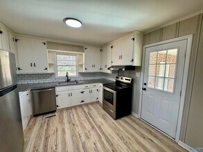 17456 Lucas Ferry Rd in Athens, AL - Building Photo - Building Photo