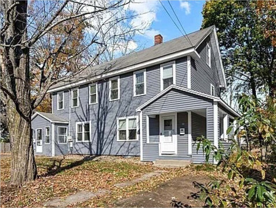 40 Walnut St, Unit 38-40 Walnut St #40 in Maynard, MA - Foto de edificio