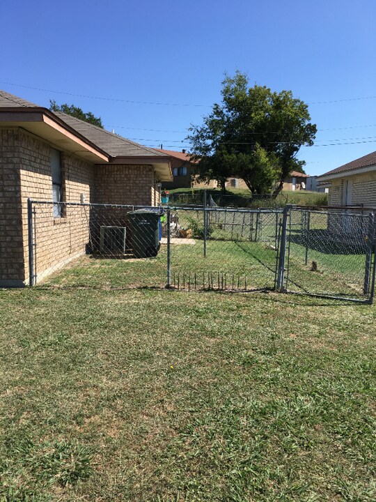 802 Industrial Ave in Copperas Cove, TX - Foto de edificio