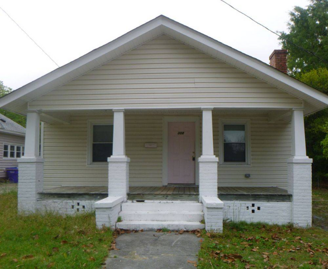 property at 308 S Meade St