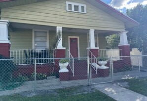 2221 Corrine St in Tampa, FL - Building Photo
