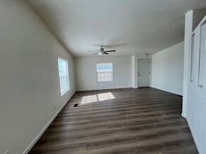12724 WA-28 in Quincy, WA - Building Photo - Building Photo